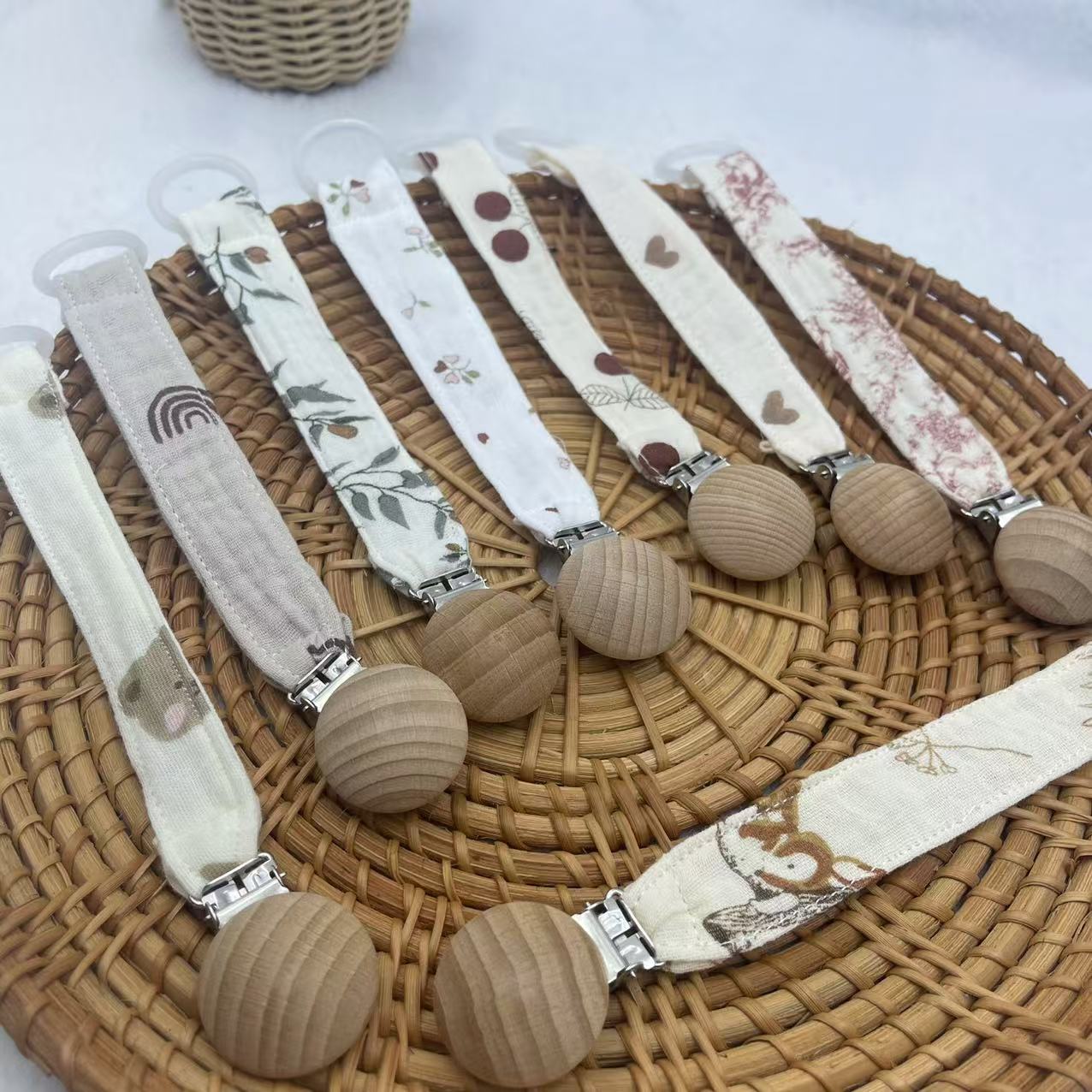 Baby Pacifier Chain Clips Hold - Baby Clothing Material 评论和价格